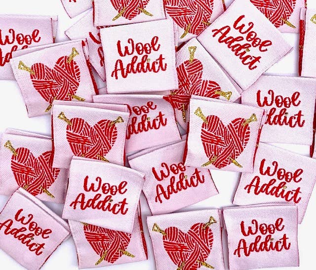 Étiquette Tissée à Coudre Pliée :"Wool ADDICT"