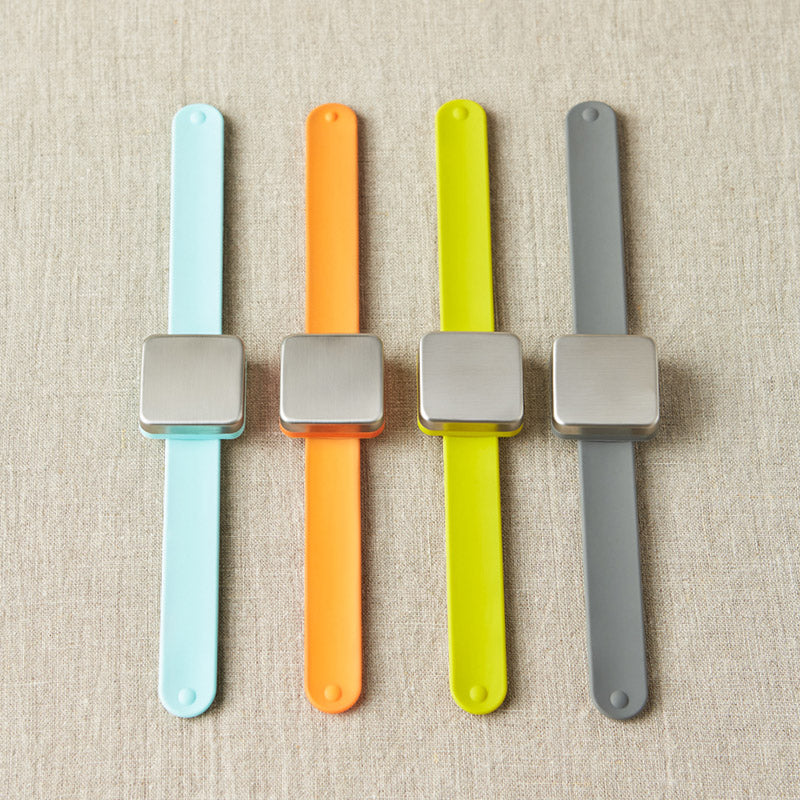 Bracelet magnétique "Makers keep" - Divers coloris - Aiguilles à tricoter - Atelier Moondust - Bruxelles